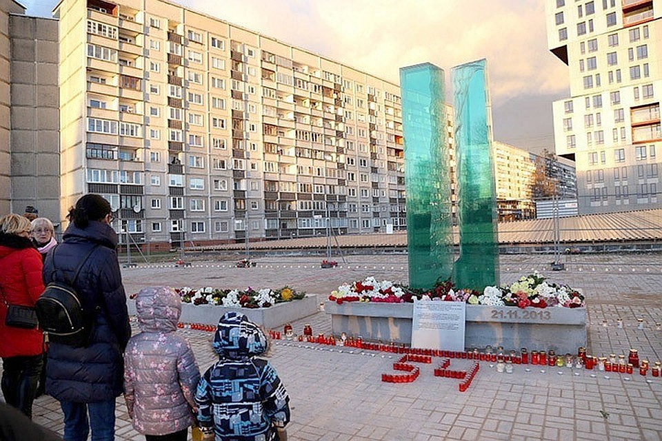 В результате обрушения здания супермаркета «Maxima» в Золитуде 21 ноября 2013 года погибли 54 человека. Фото: с сайта leta.lv