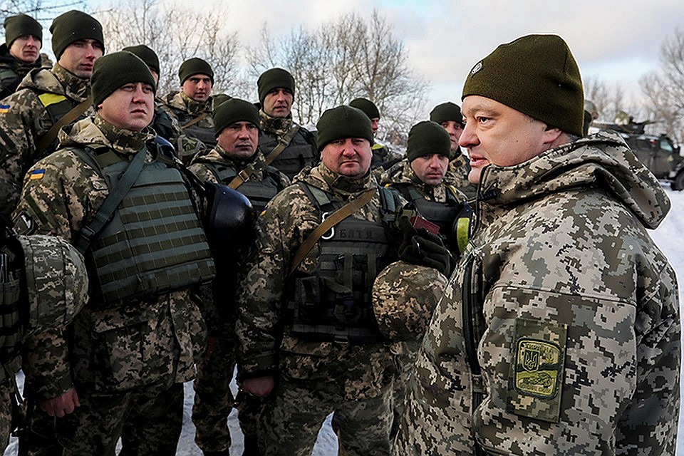 Порошенко считает, что военные стран НАТО приезжают учиться на Украину