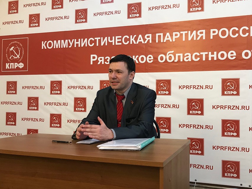 Денис Милюков дал пресс-конференцию, на которой объяснил историю появления неоднозначного поста.