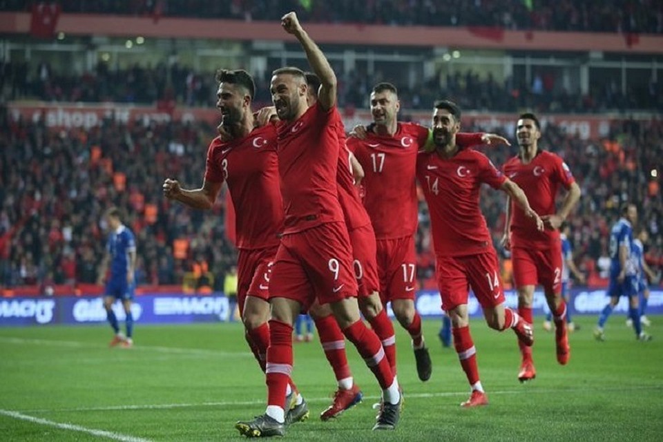 Сборная Турции радуется убедительной победе на сборной Молдовы (Фото: ua-football.com).