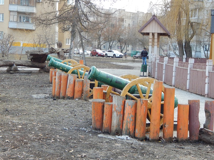 Детский городок на набережной в эскизе осовременили и сделали пластиковым