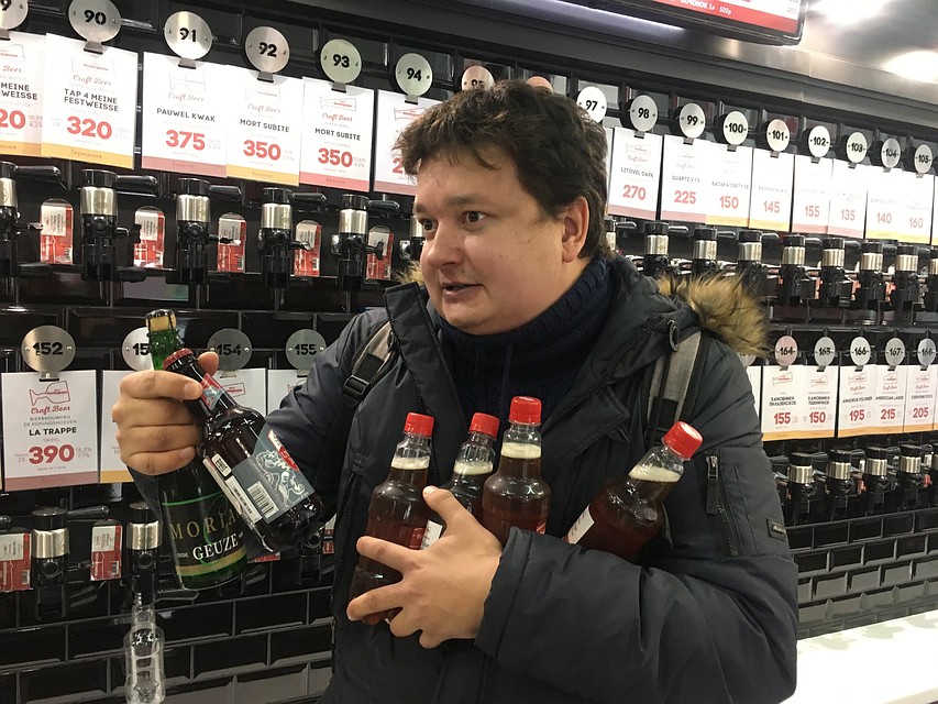 Увлечение алкоголем опасно.