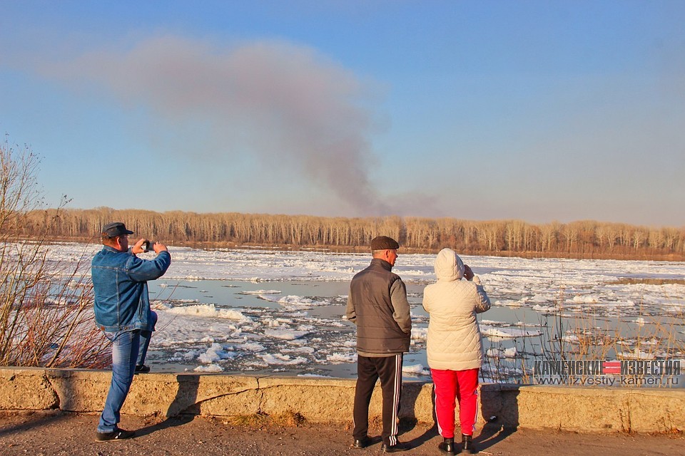 Дым от пожара в заречье
