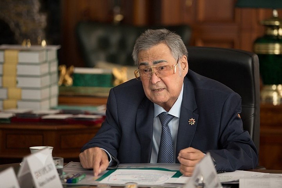 Тулеев воевал с пришедшими в политику мерзавцами, обличал их воровство, коррупцию, обвинял самого Ельцина в предательстве интересов страны. Фото: АКО