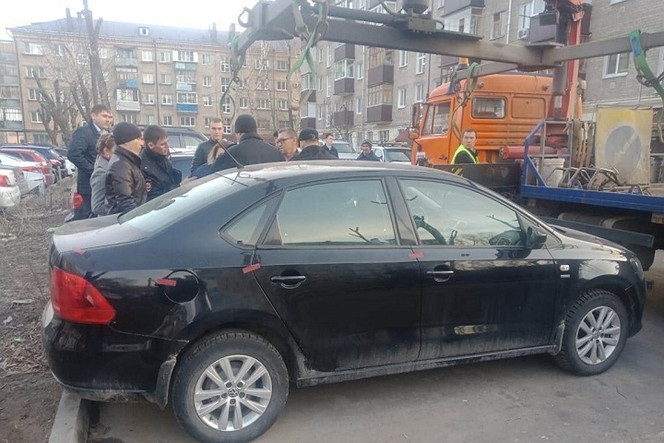 Во время эвакуации автомобиля начался скандал.