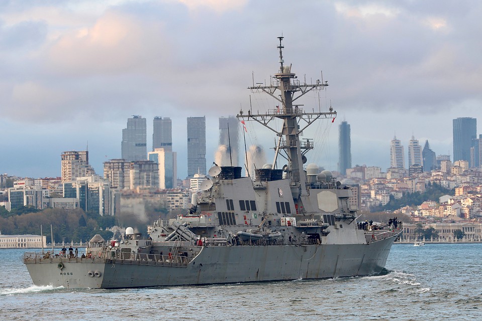 Эсминец ВМС США USS Ross