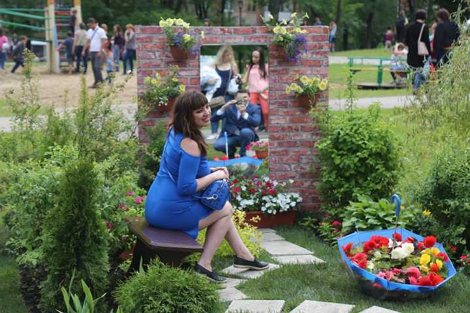 Городские власти обещают, что так украсят Самару цветами, что рядом с клумбами непременно захочется сфотографироваться.