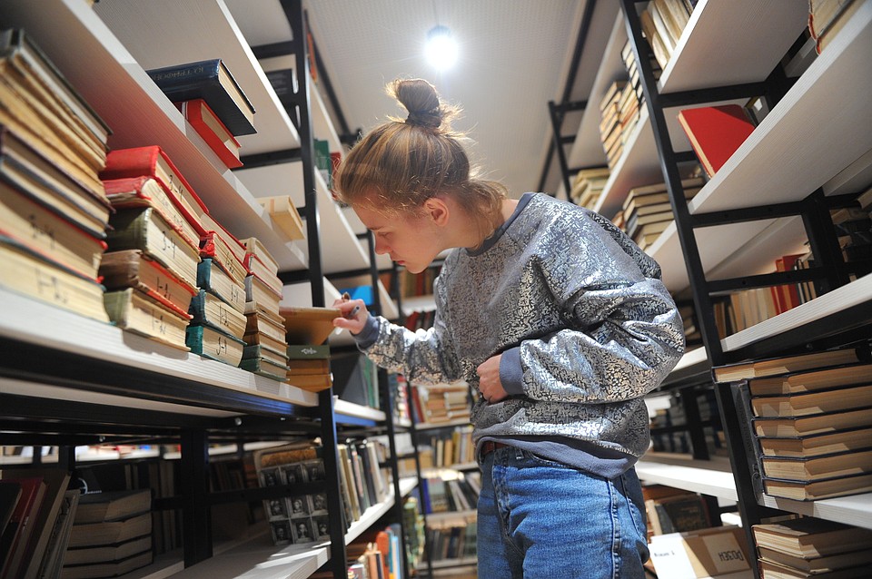 Власти города бьют тревогу: общество может навсегда лишиться многих книжных ценностей.