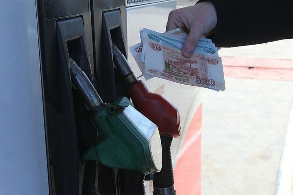 Продавали бензин по 25 рублей за литр: шестерых ангарчан осудили за кражу 33 тонн нефтепродуктов