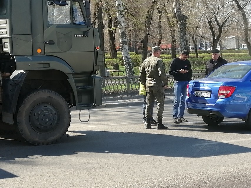 Серьезных повреждений у "Лады" не заметно.