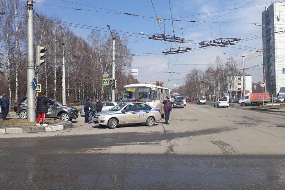Пятилетний мальчик пострадал в ДТП с автобусом в Новокузнецке. ФОТО: отдел пропаганды ОГИБДД УМВД России по городу Новокузнецку