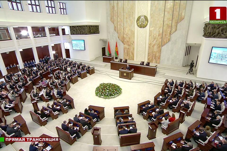 Александр Лукашенко обратился с Посланием к белорусскому народу. Фото: кадр видео / Беларусь 1