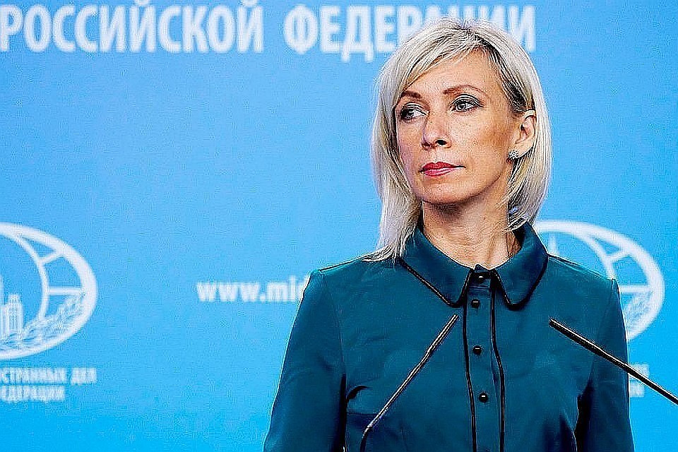 "Это шапито. Обман украинцев продолжается": Захарова прокомментировала дебаты Порошенко и Зеленского