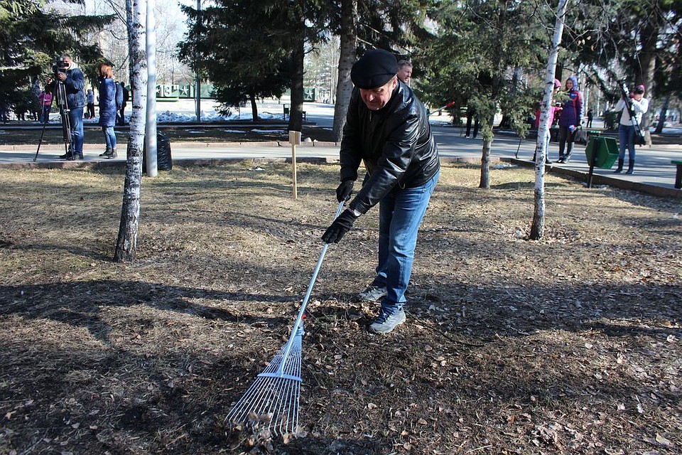 Для Анатолия Локтя Сквер Славы - одно из любимых мест в городе.