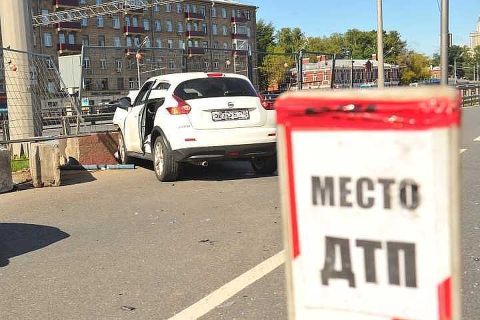В банду входили семь человек: они устраивали фиктивные ДТП и получали за них реальные компенсации от страховщиков.