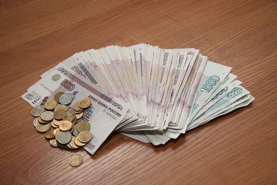 За свои услуги они получали от 3 до 7 процентов от суммы привлеченных денег.