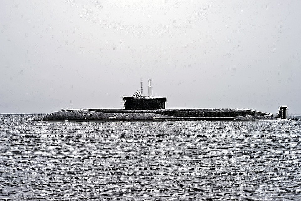 На воду спустили атомную подводную лодку специального назначения «Белгород». Фото: Олег Кулешов.