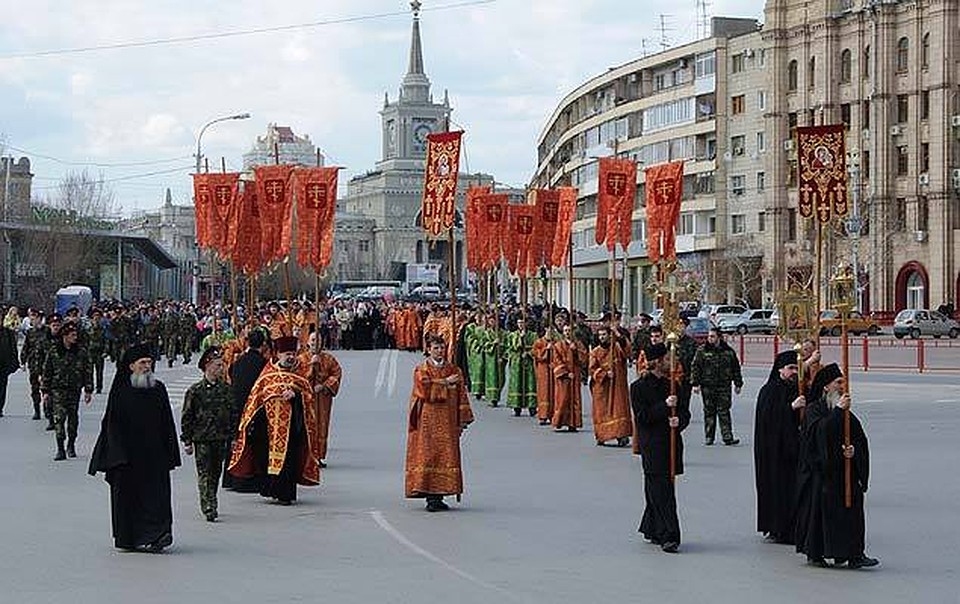 На время крестного хода перекроют дороги для машин.