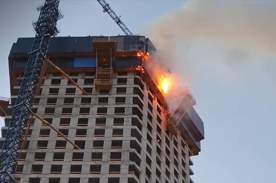 Пожар произошел на 42-м этаже строящейся высотки в Москве