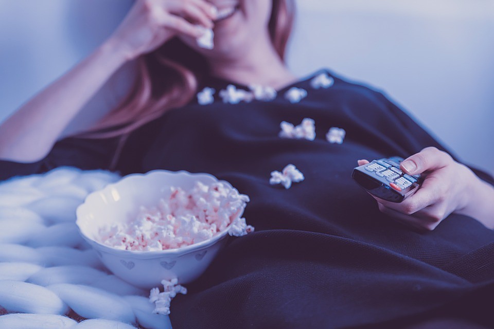 По новым каналам показывают мировые сериалы, кинопремьеры и лучшие ленты мирового кино. Фото: pixabay.com.