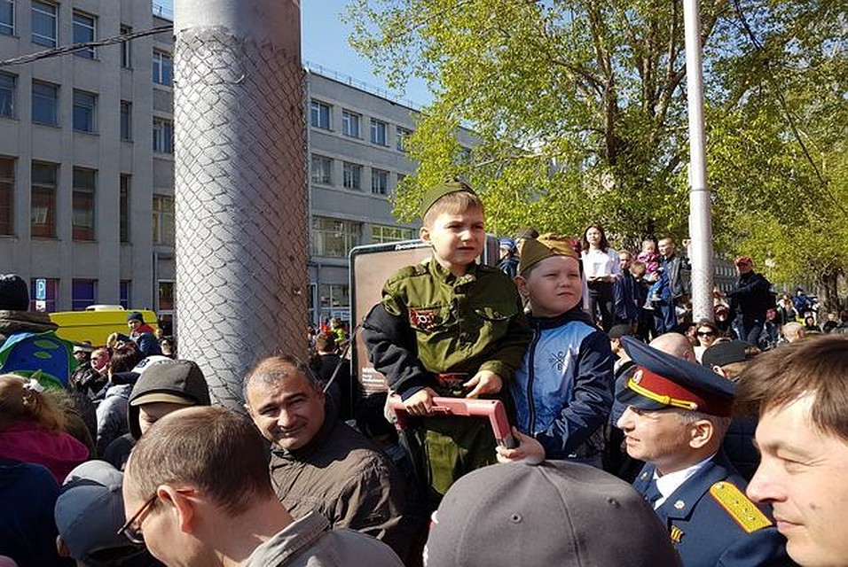 Дети на Параде. Фото: Даба ДАБАЕВ