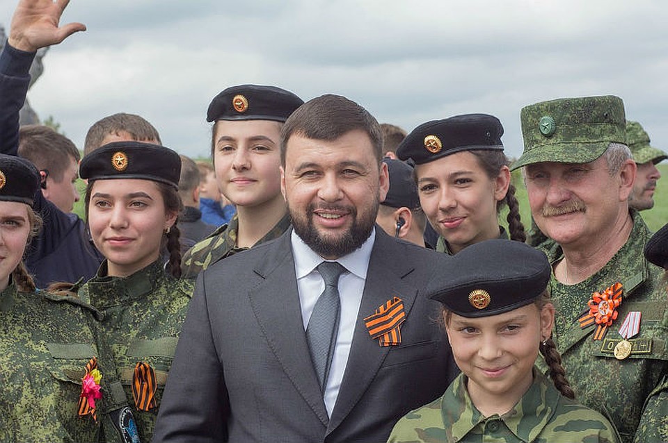 Глава ДНР поздравил с Днем Победы