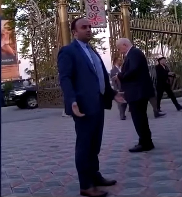 Посол Турции демонстративно покинул ифтар.