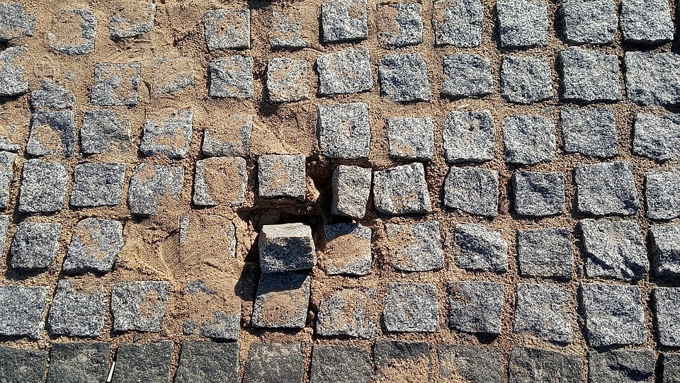 Фото брусчатки на площади Ленина. 17 мая 2019 года.