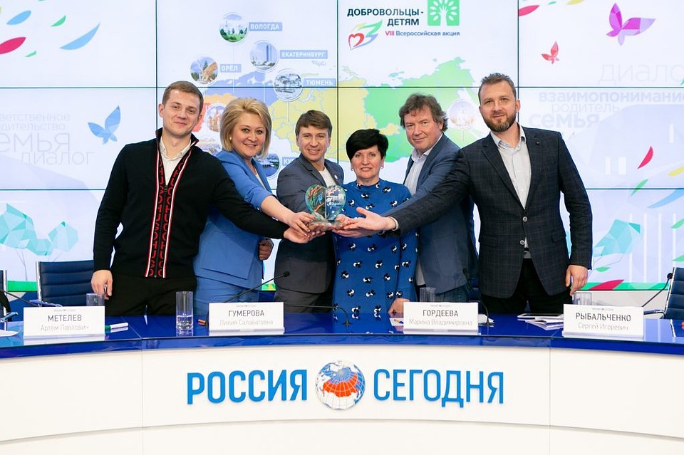 Всероссийская акция «Добровольцы – детям» стартовала уже в восьмой раз.