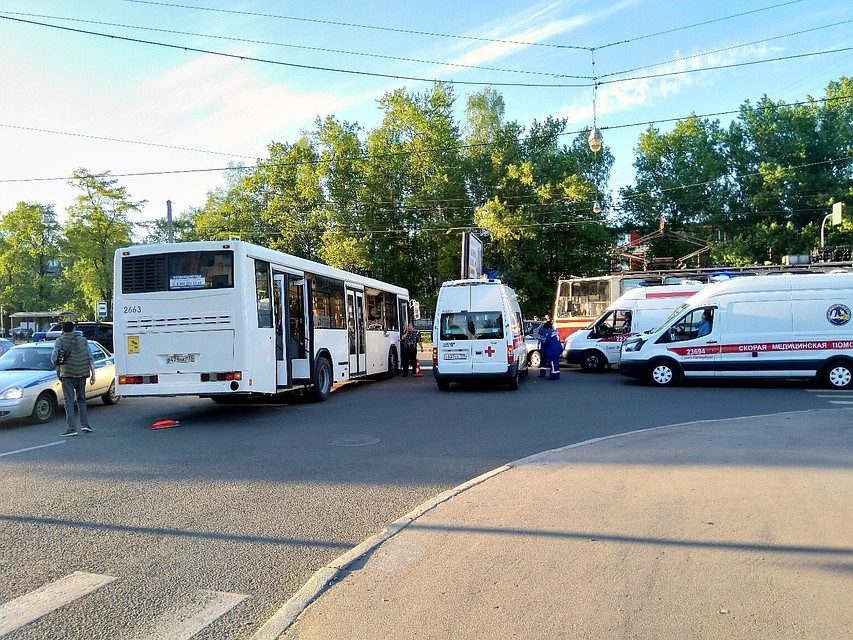 В аварии пострадали 10 человек Фото: ДТП и ЧП Петербурга