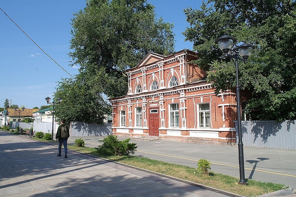 Здание бывшей поликлиники в Вольске