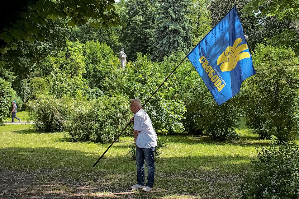Во время пикета в сквере напротив Верховной рады в Киеве.