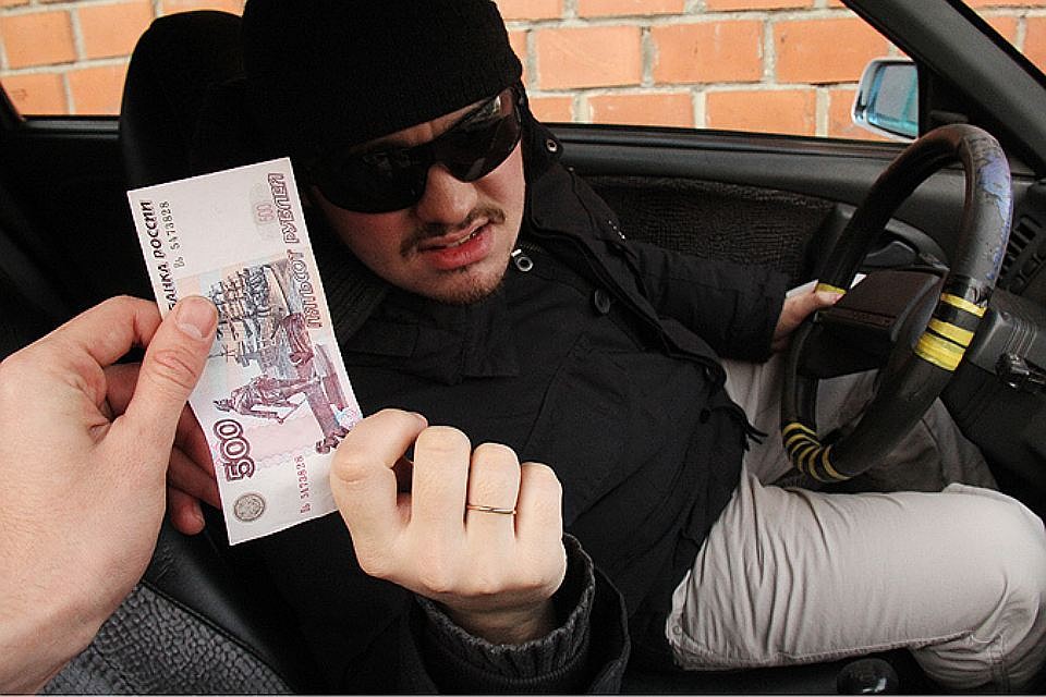 Чтобы не стоять в пробках, лучше выбирать альтернативные пути объезда.