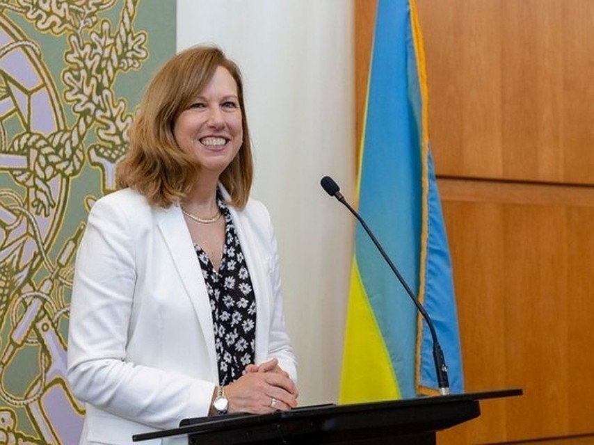 Кристина Квин.