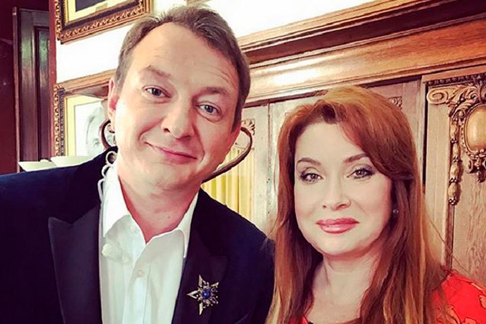 Гонорар соведущих Марата Башарова и Веры Сотниковой из "Битвы экстрасенсов" оценивается от 300 тысяч рублей за серию.
