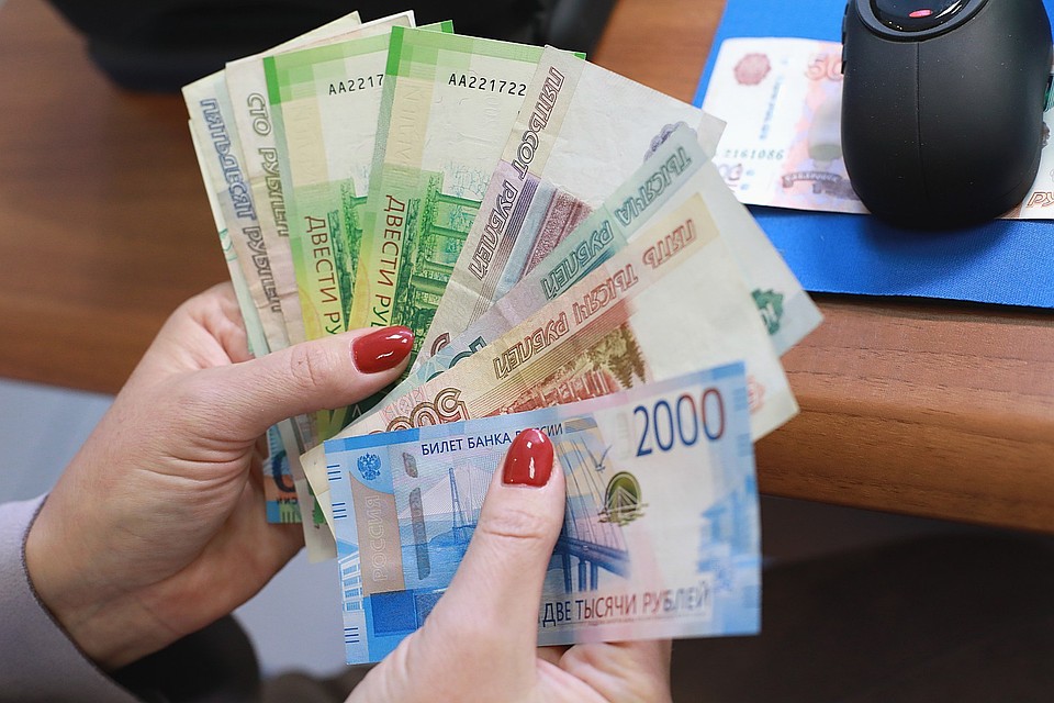В минфине Красноярского края озвучили «стоимость» работы депутатов Заксобрания и правительство