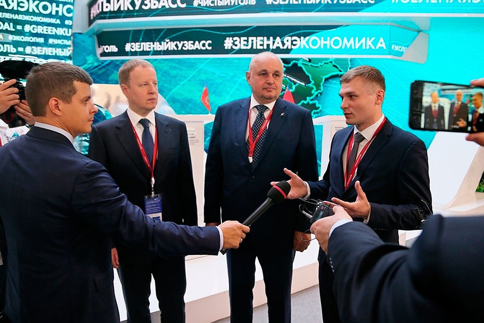 Виктор Томенко (слева), Сергей Цивилев и Валентин Коновалов (справа).