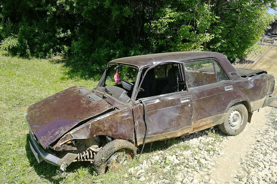 В Верхошижемском районе водитель авто потерял управление и съехал с дороги. Фото: УГИБДД УМВД России по Кировской области
