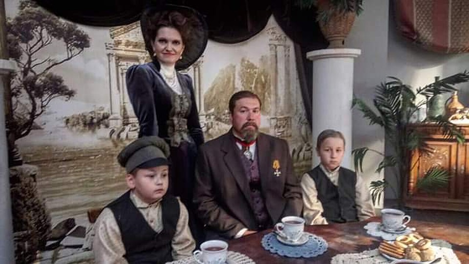 В фильме в эпизоде снялся и сам режиссер Павел Дроздов (в центре). Фото: из архива Павла Дроздова