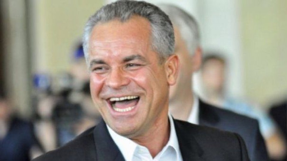 Он улетел, но обещал вернуться.