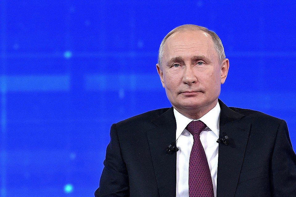 Путин обещал проверить, как реализуется закон об упрощенном получении гражданства РФ украинцам