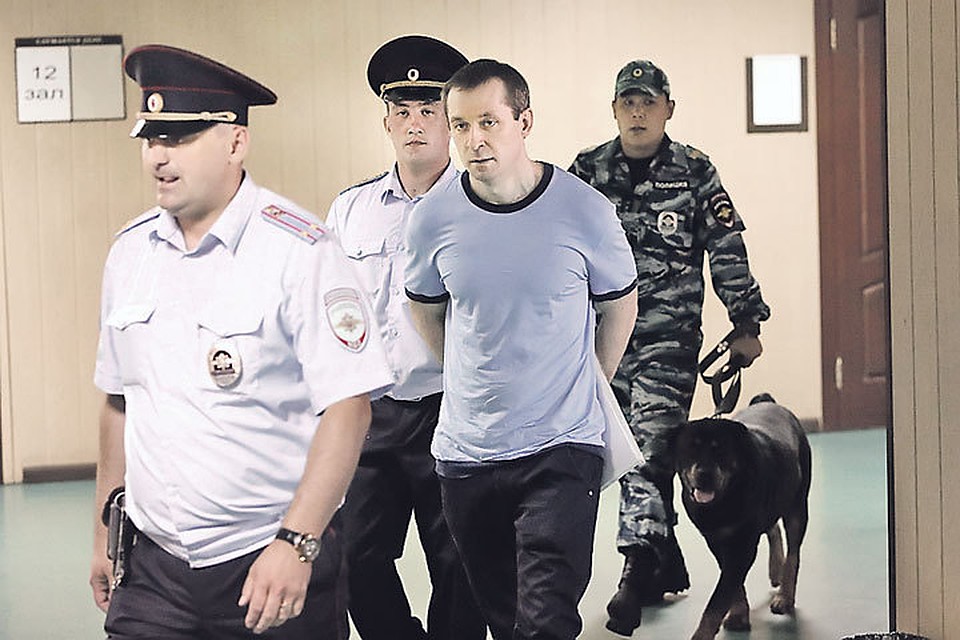 Бывший полковник Захарченко перед оглашением приговора. Впереди 13 лет колонии. Фото: Андрей НИКЕРИЧЕВ/Агентство городских новостей «Москва»