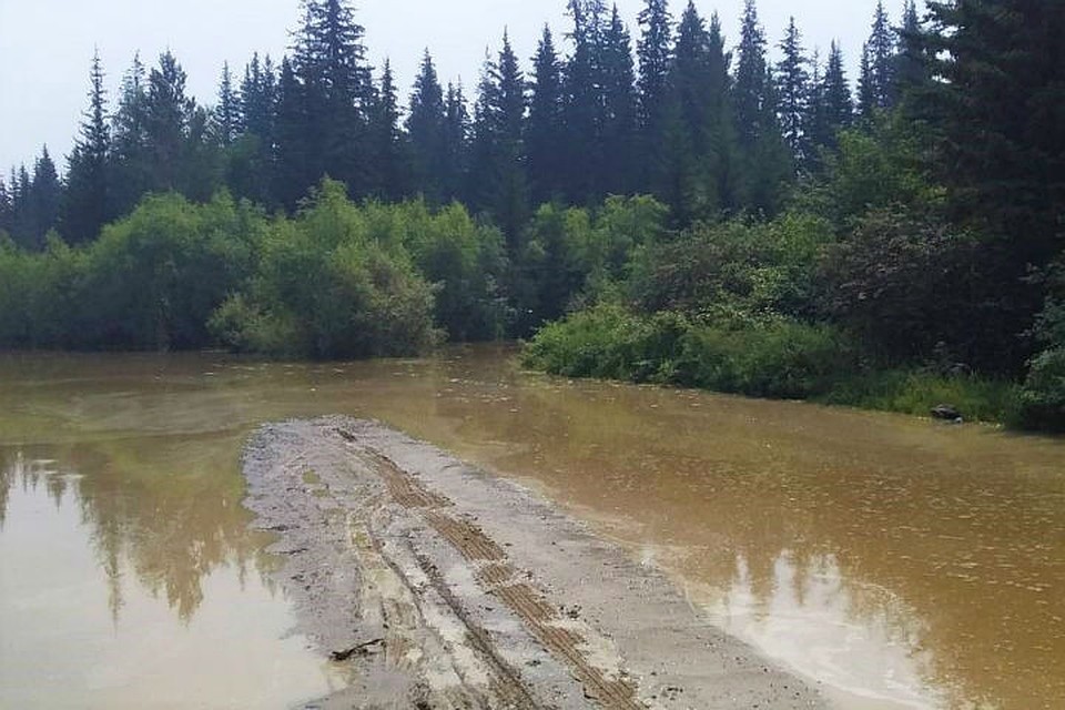 На фото - дорога в Богучанском районе. Фото: КРУДОР.