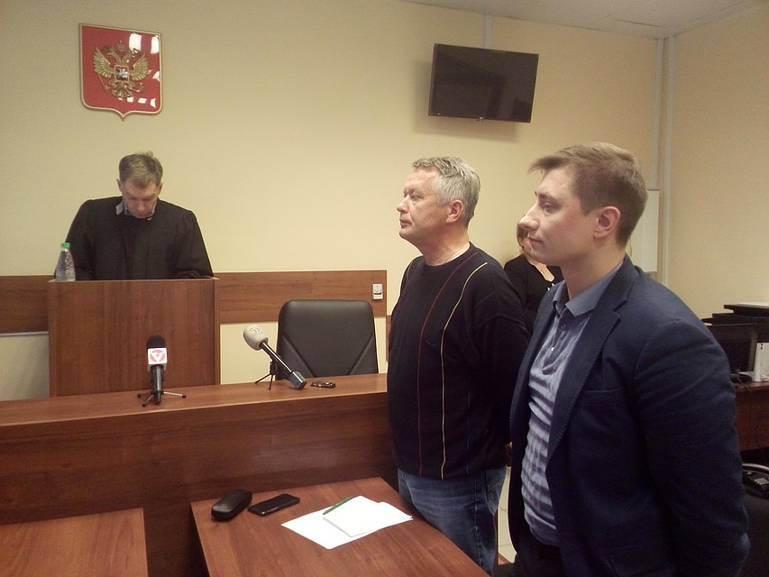 Алексей Мельников в центре