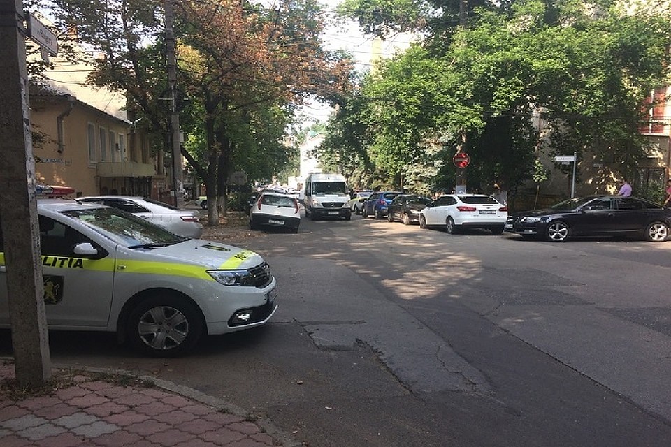 Такую картину можно наблюдать в любой части города