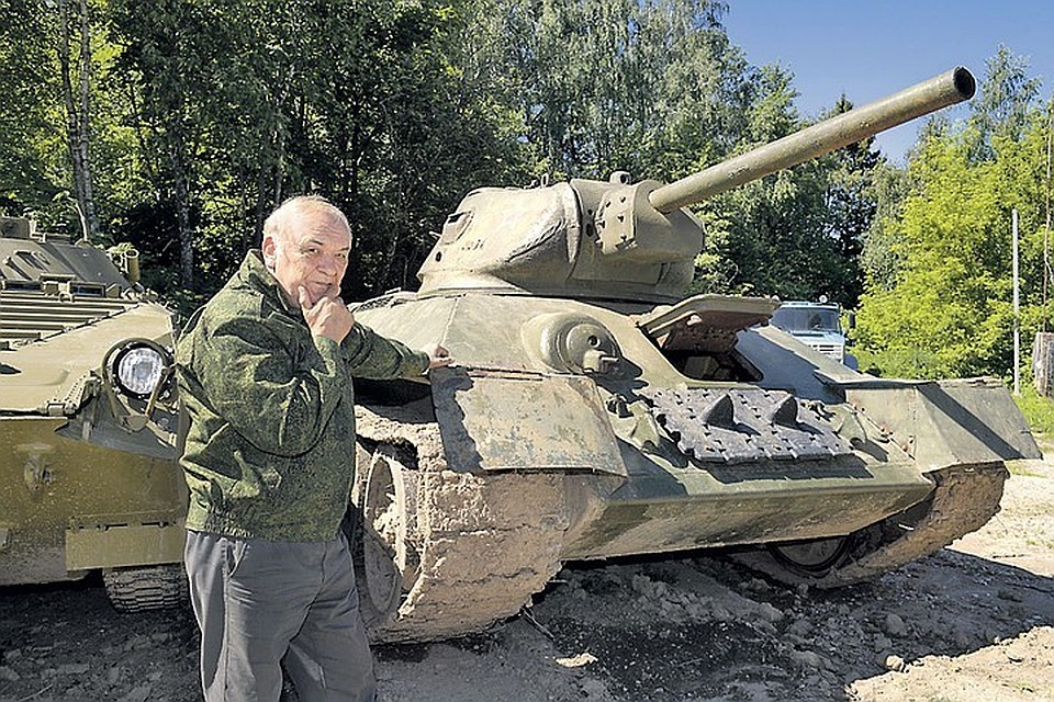 Виктор Баранец: - Ё-моё! 13 миллионов за танк? Так мне 20 лет придется откладывать получку в копилку!