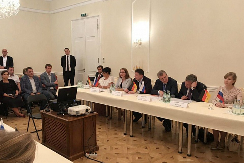 Игорь Васильев подчеркнул, что наша область заинтересована в дальнейшем расширении как торгово-экономического, так и сотрудничества в иных сферах с Федеративной Республикой Германия. Фото: kirovreg.ru