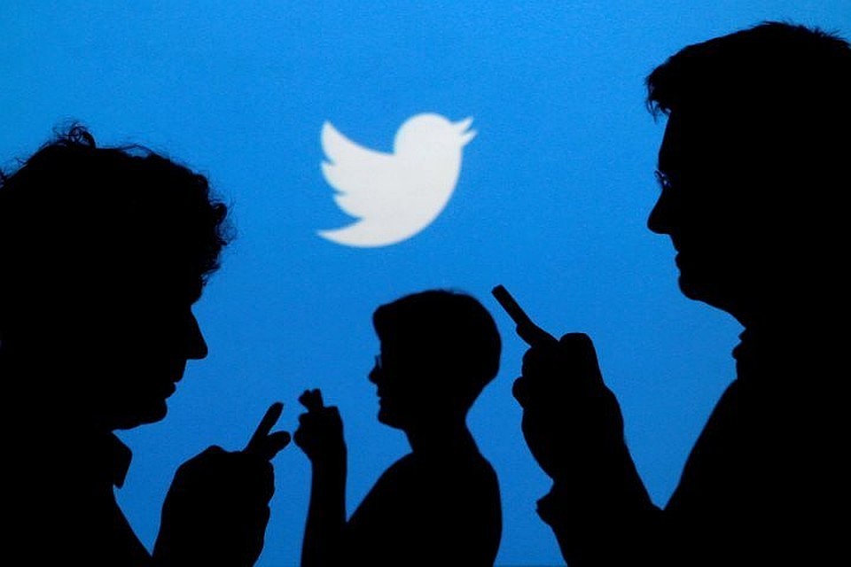 По требованию Роскомнадзора Twitter удалил пост, оскорбляющий народ России