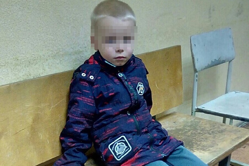 Четырехлетний Коля, оставшись на центральном проспекте города один, не растерялся и обратился за помощью в магазин. Фоо: соцсети