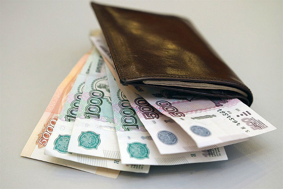 В Сибири официантки вагона-ресторана украли банковскую карту у пассажира поезда и сняли 90 тысяч рублей